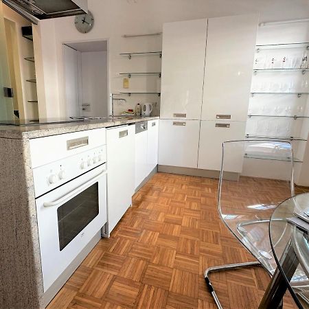 Charming Starry Night Apartment リュブリャナ エクステリア 写真